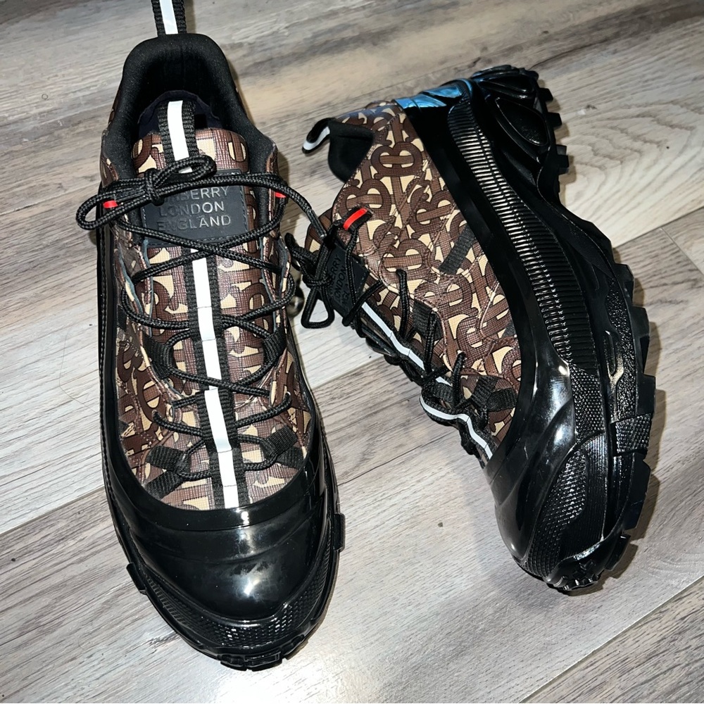 Burberry Men's Brown Arthur Sneaker Size 44 US 10
